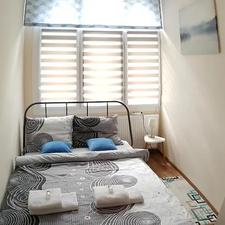 Przy Dworcu Pkp Apartment
